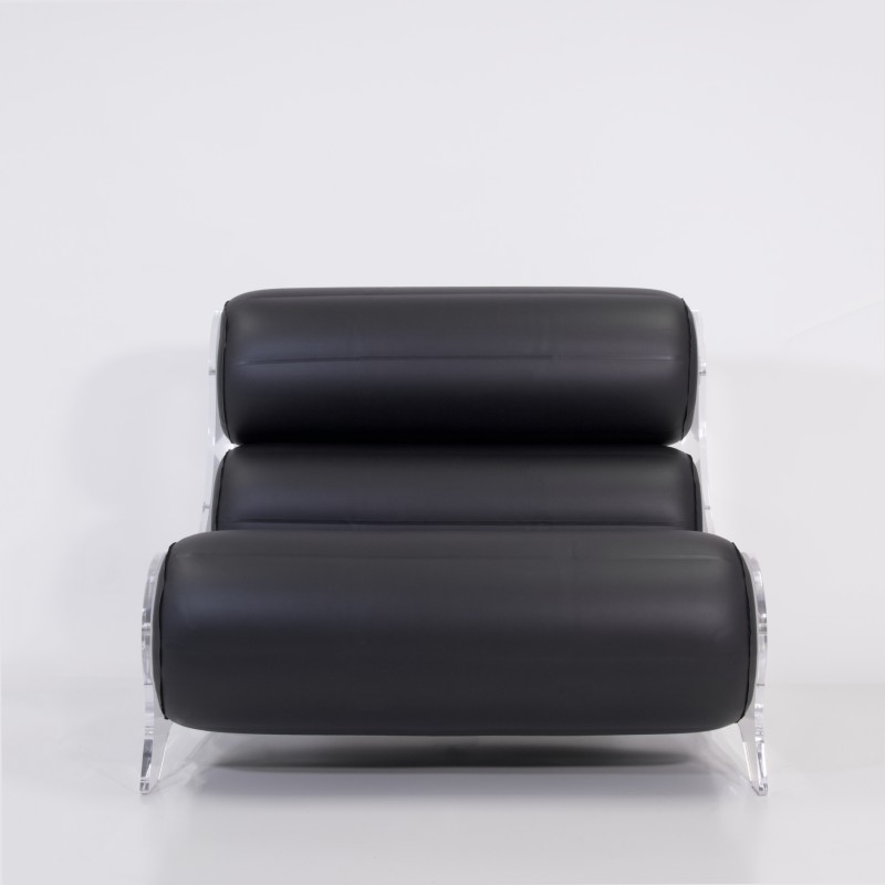 MW06 Chubby Armchair - Black opaque